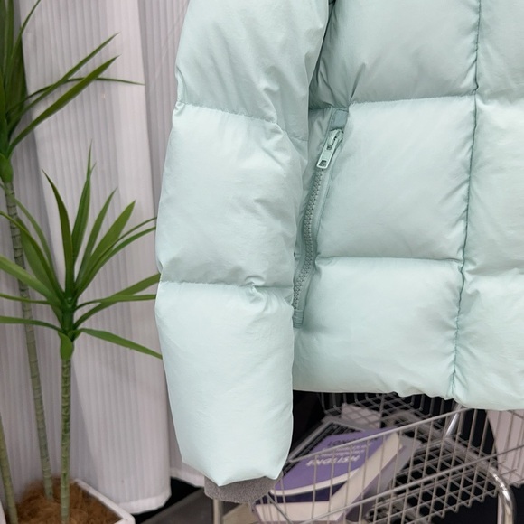 Canada Goose Junction Parke in aquamarine capsule collection - Picture 6 of 9